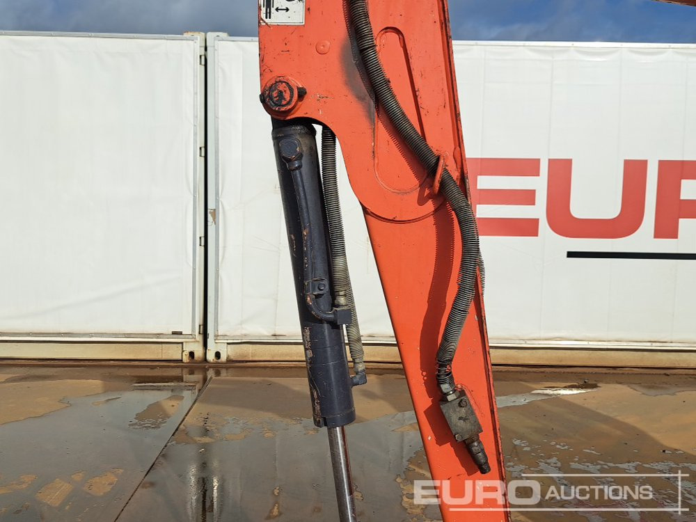 Mini excavator 2013 Kubota U25-3EU: picture 11