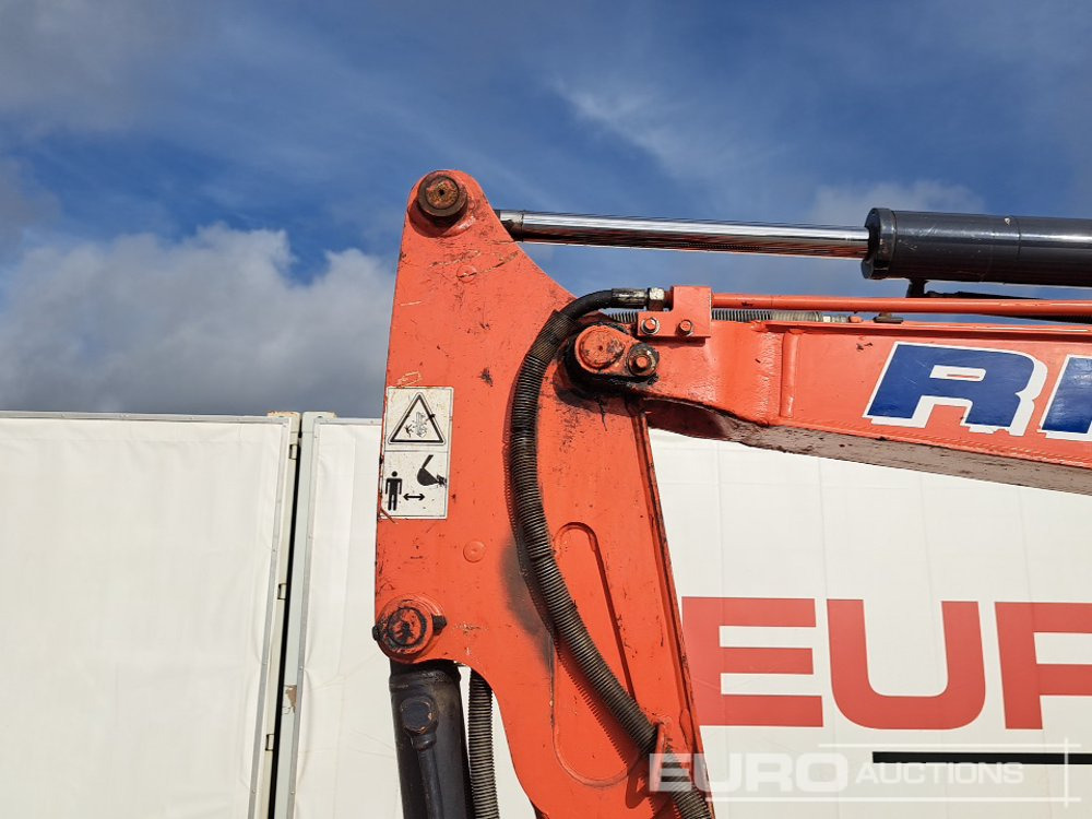 Mini excavator 2013 Kubota U25-3EU: picture 12