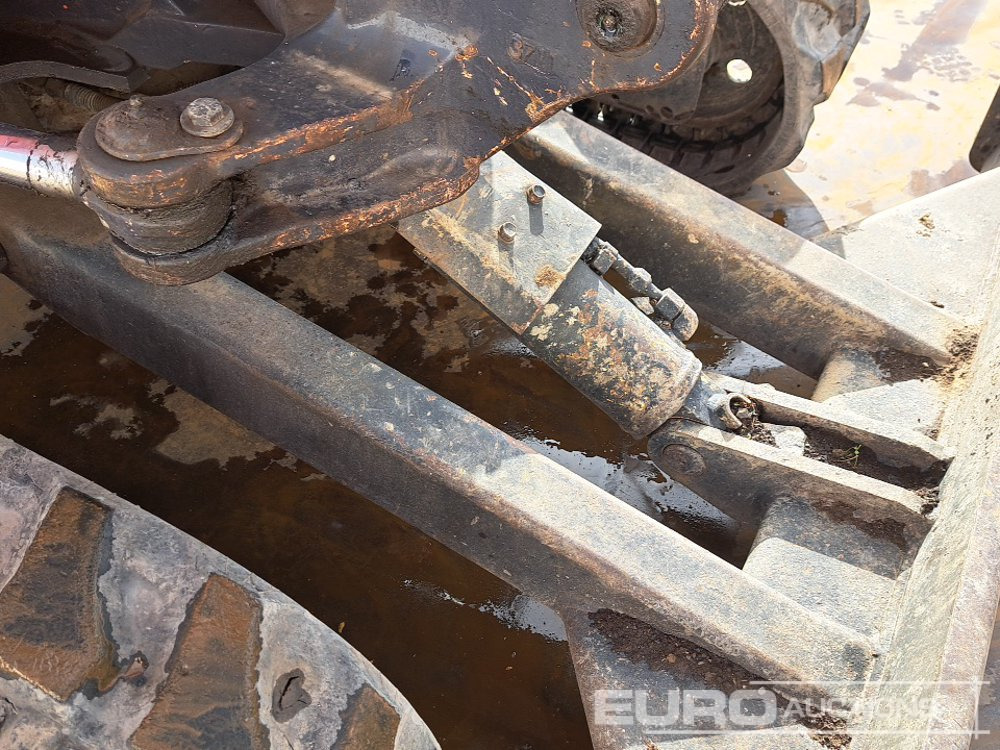 Mini excavator 2013 Kubota U25-3EU: picture 26