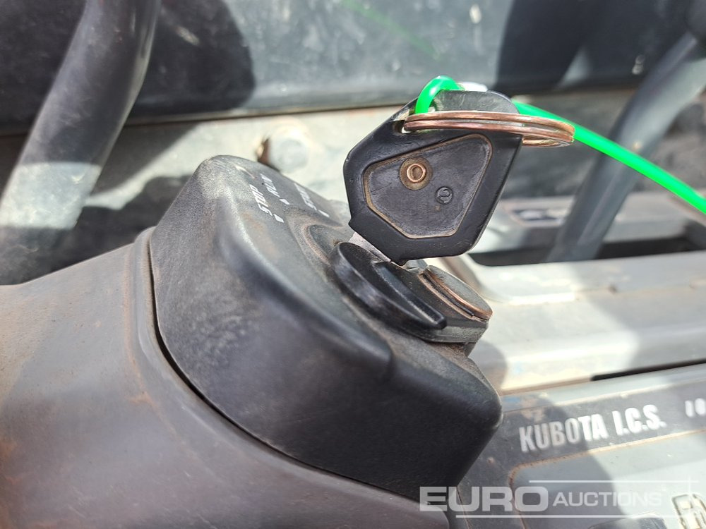 Mini excavator 2013 Kubota U25-3EU: picture 38