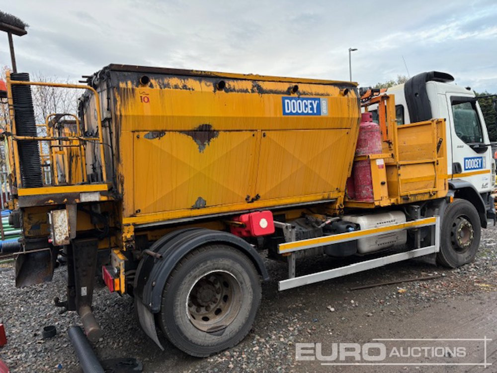 2014 DAF LF220 - Asphalt distributor: picture 3 2014 DAF LF220 - Asphalt distributor: picture 3