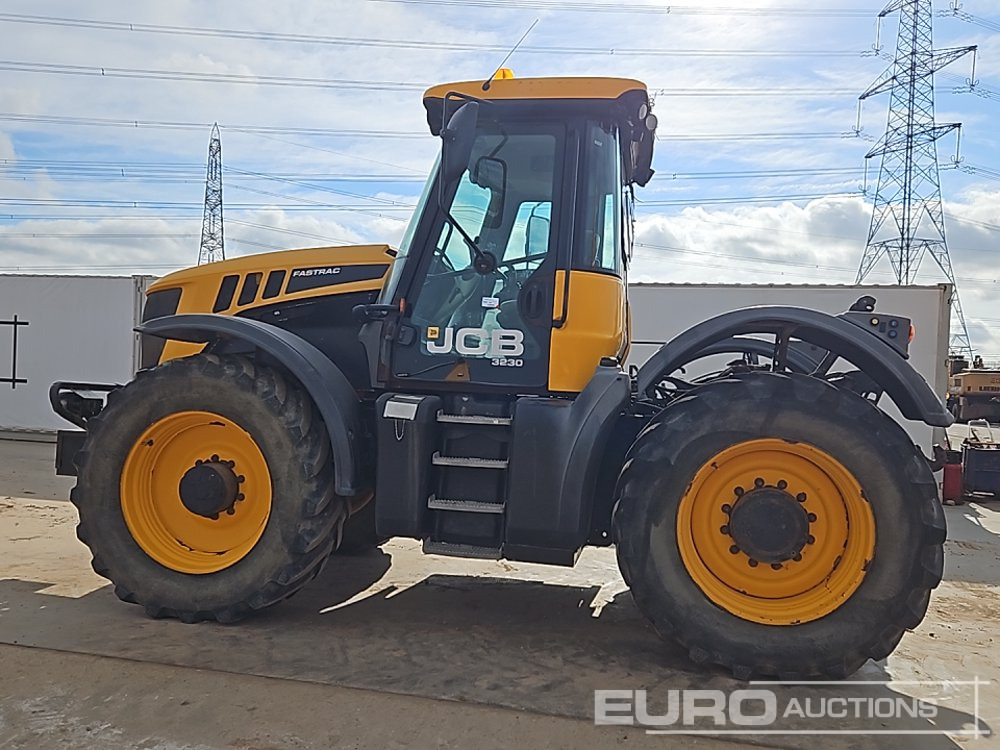 2014 JCB Fastrac 3230 - Farm tractor: picture 2 2014 JCB Fastrac 3230 - Farm tractor: picture 2