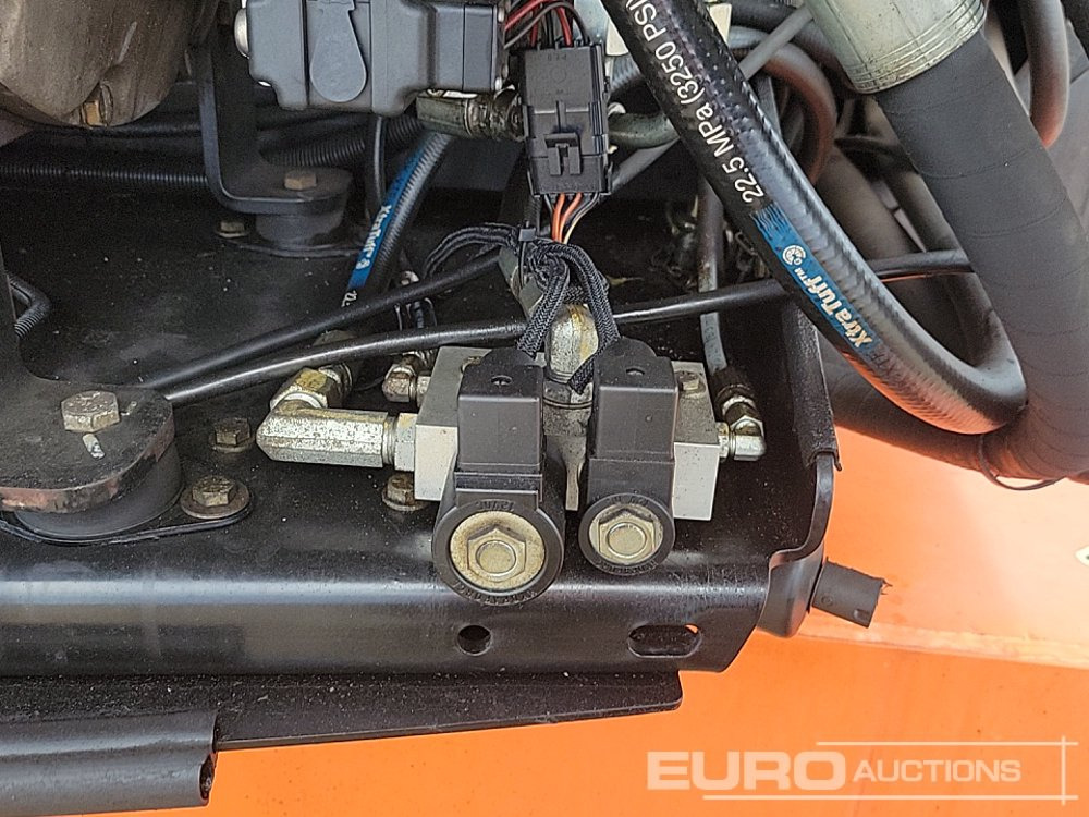 Articulated boom 2015 JLG 600AJ: picture 33