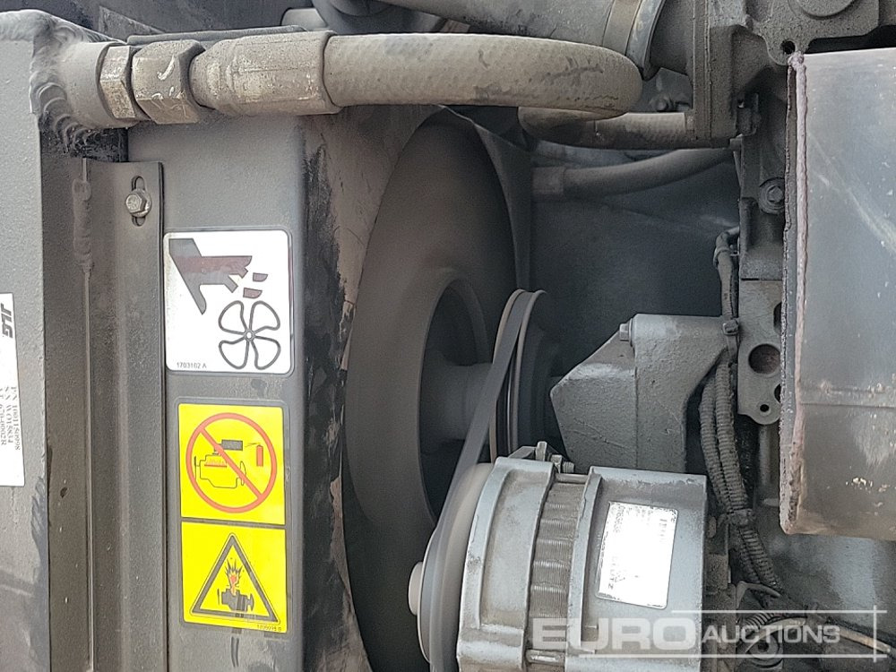 Articulated boom 2015 JLG 600AJ: picture 37