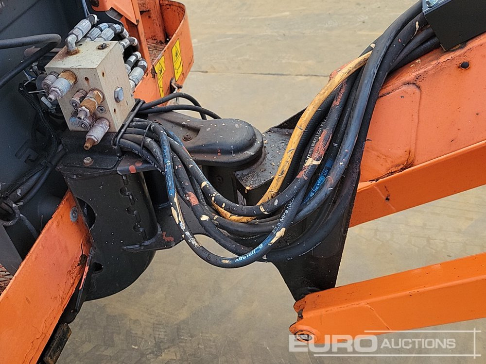 Articulated boom 2015 JLG 600AJ: picture 30