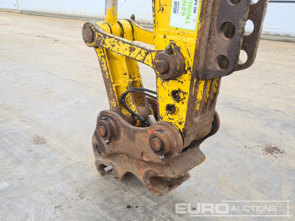 Crawler excavator 2016 Komatsu PC210LC-10: picture 24