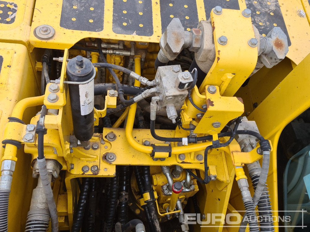 Crawler excavator 2016 Komatsu PC210LC-10: picture 28