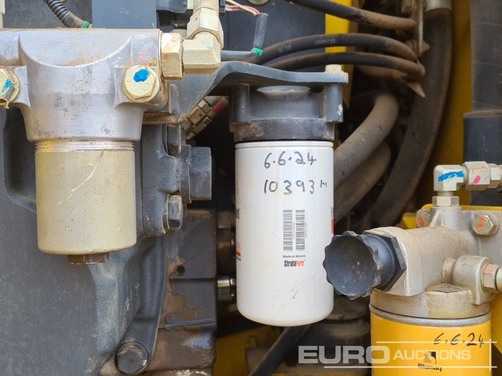 Crawler excavator 2016 Komatsu PC210LC-10: picture 38