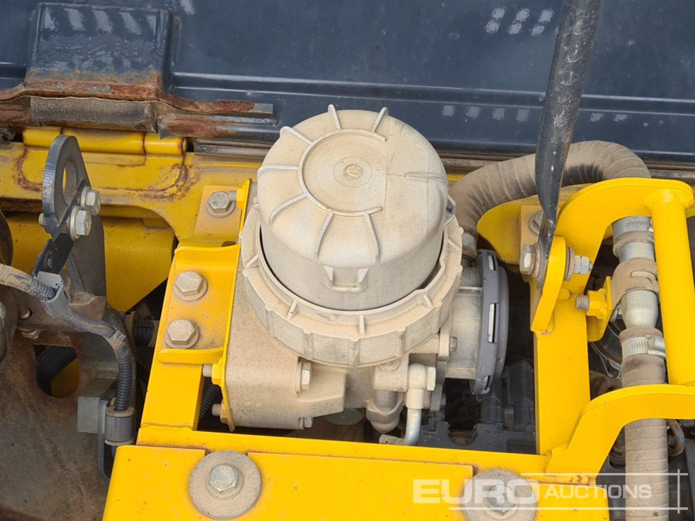 Crawler excavator 2016 Komatsu PC210LC-10: picture 34