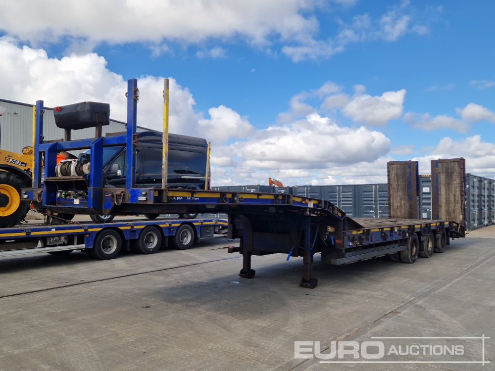 2016 Montracon Tri Axle Step Frame Low Loader Trailer, Winch, Neck Ramps, Out Riggers, Hydraulic Flip Toe Ramps - Low loader semi-trailer: picture 1 2016 Montracon Tri Axle Step Frame Low Loader Trailer, Winch, Neck Ramps, Out Riggers, Hydraulic Flip Toe Ramps - Low loader semi-trailer: picture 1