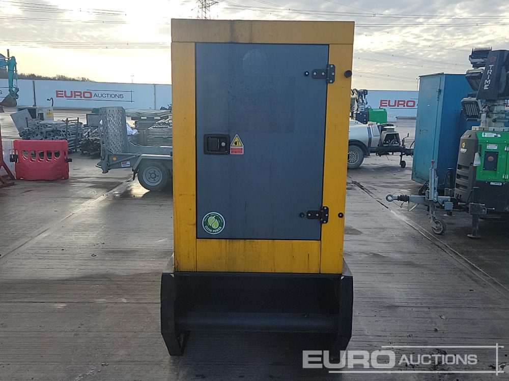 2016 SDMO R220C3 - Generator set: picture 4 2016 SDMO R220C3 - Generator set: picture 4