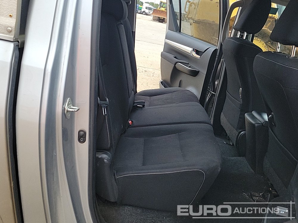 Pickup truck 2016 Toyota Hilux Invincible: picture 26 Pickup truck 2016 Toyota Hilux Invincible: picture 26