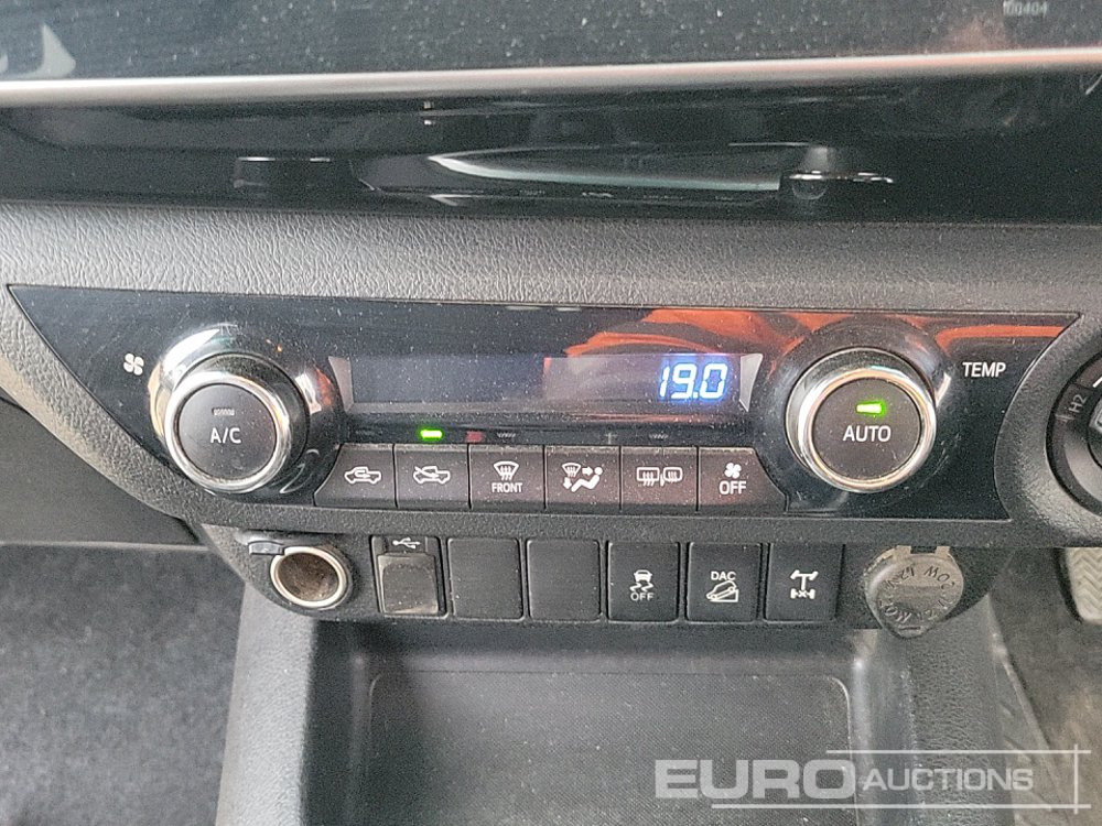 Pickup truck 2016 Toyota Hilux Invincible: picture 35 Pickup truck 2016 Toyota Hilux Invincible: picture 35