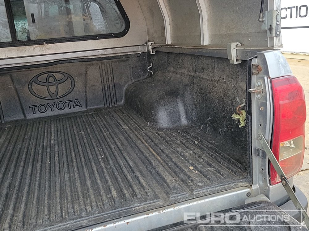 Pickup truck 2016 Toyota Hilux Invincible: picture 14 Pickup truck 2016 Toyota Hilux Invincible: picture 14