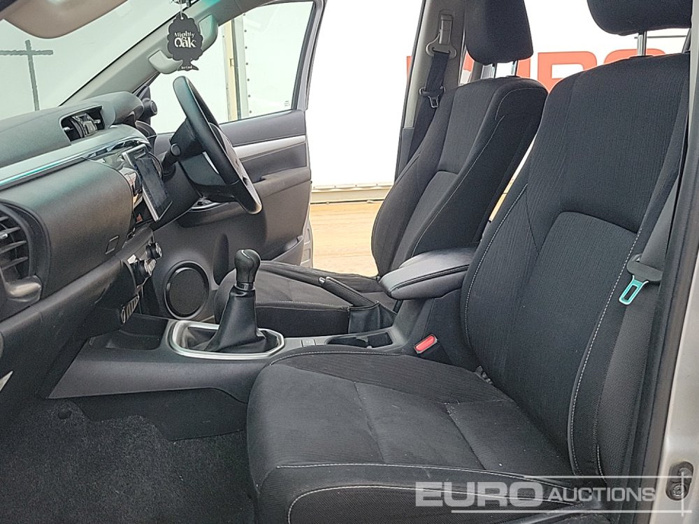 Pickup truck 2016 Toyota Hilux Invincible: picture 28 Pickup truck 2016 Toyota Hilux Invincible: picture 28
