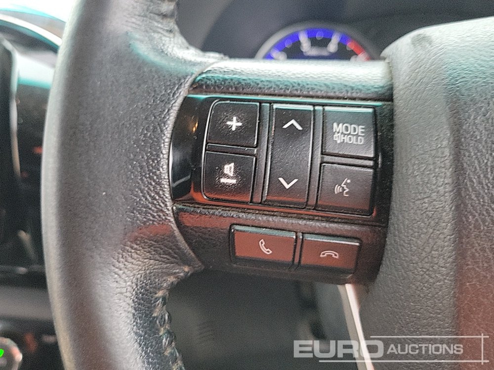 Pickup truck 2016 Toyota Hilux Invincible: picture 37 Pickup truck 2016 Toyota Hilux Invincible: picture 37