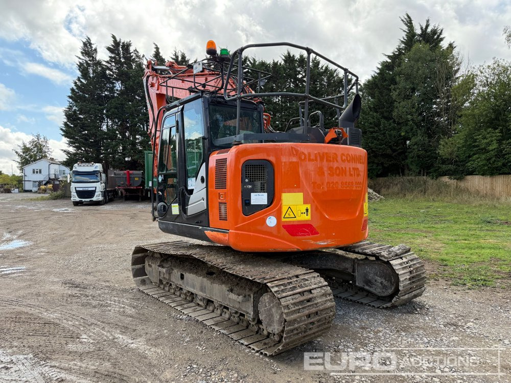 2017 Hitachi ZX135US-6 - Crawler excavator: picture 3 2017 Hitachi ZX135US-6 - Crawler excavator: picture 3