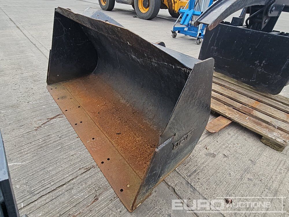 2017 JCB 58" Loading Bucket to suit Telehandler - Bucket: picture 1 2017 JCB 58" Loading Bucket to suit Telehandler - Bucket: picture 1