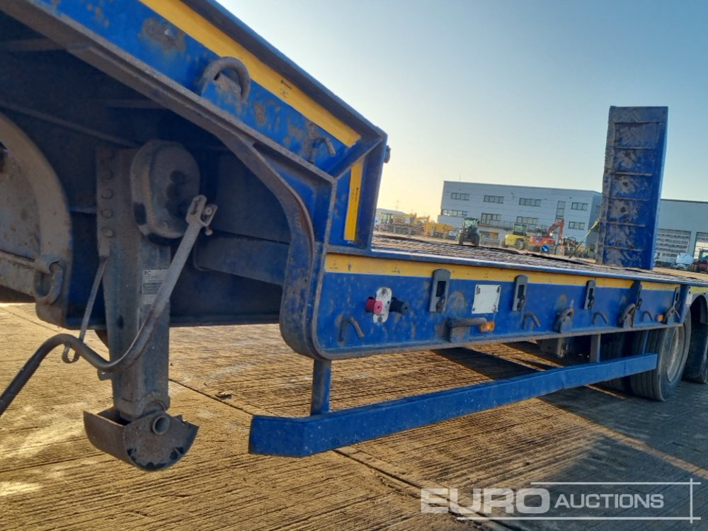 Low loader semi-trailer 2018 McCauley Tri Axle Step Frame Low Loader Trailer, Out Riggers, Hydraulic Ramps: picture 48 Low loader semi-trailer 2018 McCauley Tri Axle Step Frame Low Loader Trailer, Out Riggers, Hydraulic Ramps: picture 48