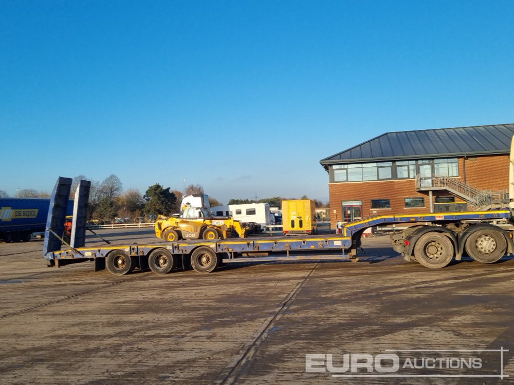 Low loader semi-trailer 2018 McCauley Tri Axle Step Frame Low Loader Trailer, Out Riggers, Hydraulic Ramps: picture 6 Low loader semi-trailer 2018 McCauley Tri Axle Step Frame Low Loader Trailer, Out Riggers, Hydraulic Ramps: picture 6
