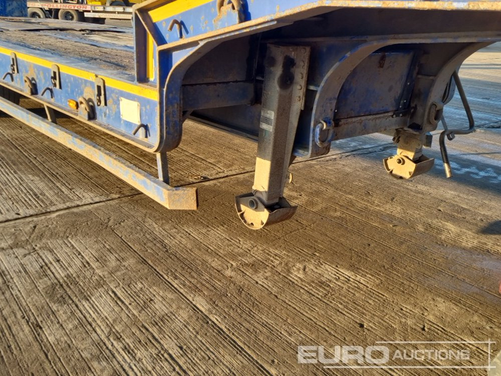 Low loader semi-trailer 2018 McCauley Tri Axle Step Frame Low Loader Trailer, Out Riggers, Hydraulic Ramps: picture 39 Low loader semi-trailer 2018 McCauley Tri Axle Step Frame Low Loader Trailer, Out Riggers, Hydraulic Ramps: picture 39
