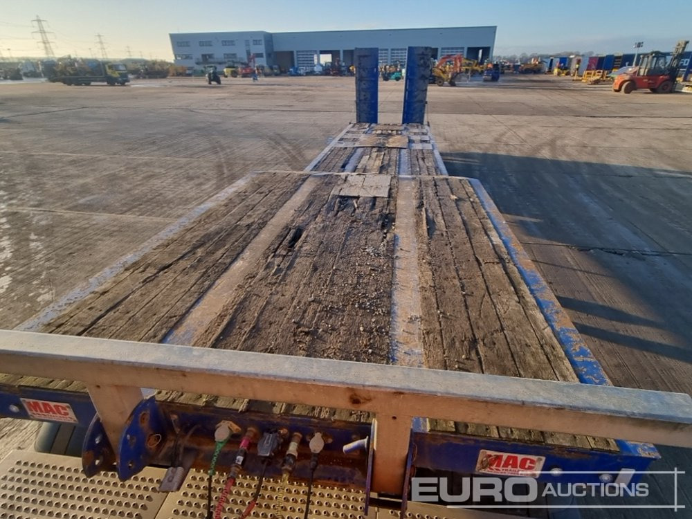 Low loader semi-trailer 2018 McCauley Tri Axle Step Frame Low Loader Trailer, Out Riggers, Hydraulic Ramps: picture 8 Low loader semi-trailer 2018 McCauley Tri Axle Step Frame Low Loader Trailer, Out Riggers, Hydraulic Ramps: picture 8