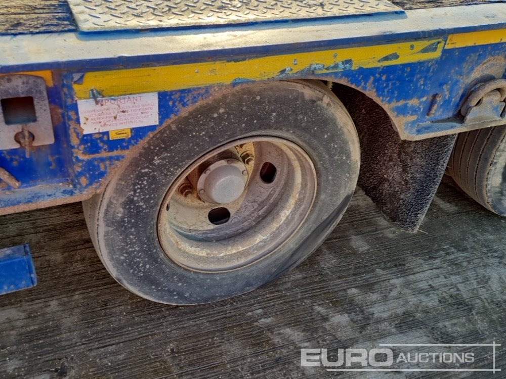 Low loader semi-trailer 2018 McCauley Tri Axle Step Frame Low Loader Trailer, Out Riggers, Hydraulic Ramps: picture 9 Low loader semi-trailer 2018 McCauley Tri Axle Step Frame Low Loader Trailer, Out Riggers, Hydraulic Ramps: picture 9