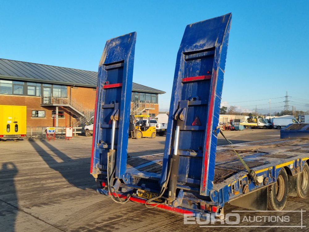 Low loader semi-trailer 2018 McCauley Tri Axle Step Frame Low Loader Trailer, Out Riggers, Hydraulic Ramps: picture 15 Low loader semi-trailer 2018 McCauley Tri Axle Step Frame Low Loader Trailer, Out Riggers, Hydraulic Ramps: picture 15