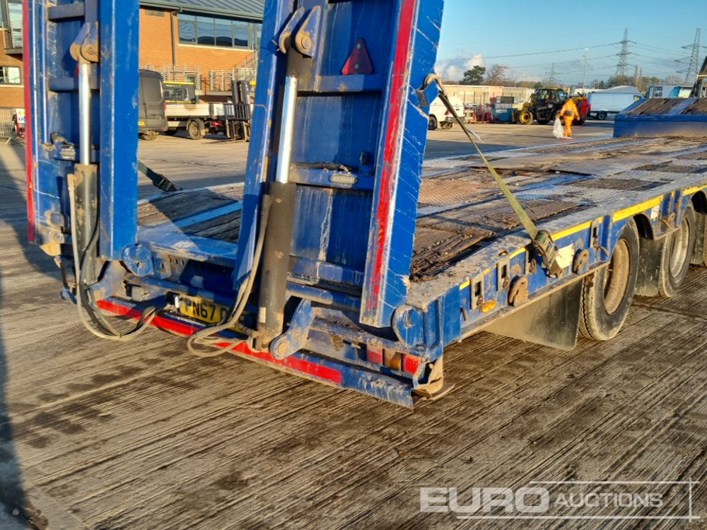Low loader semi-trailer 2018 McCauley Tri Axle Step Frame Low Loader Trailer, Out Riggers, Hydraulic Ramps: picture 34 Low loader semi-trailer 2018 McCauley Tri Axle Step Frame Low Loader Trailer, Out Riggers, Hydraulic Ramps: picture 34