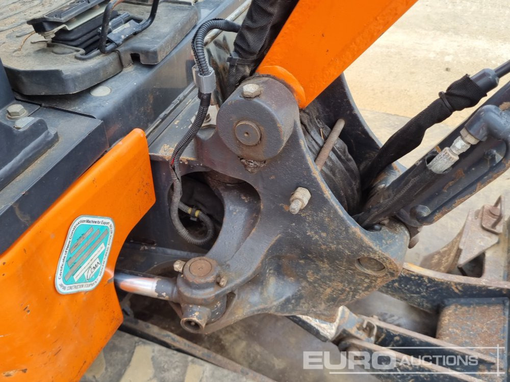 Mini excavator 2019 Hitachi ZX19U-5A: picture 17