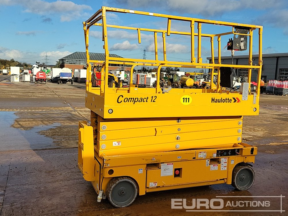 2020 Haulotte Compact 12 - Scissor lift: picture 5 2020 Haulotte Compact 12 - Scissor lift: picture 5