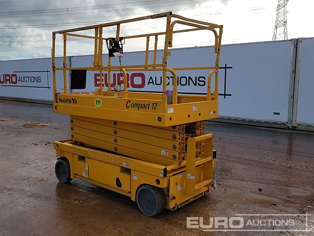 2020 Haulotte Compact 12 - Scissor lift: picture 3 2020 Haulotte Compact 12 - Scissor lift: picture 3