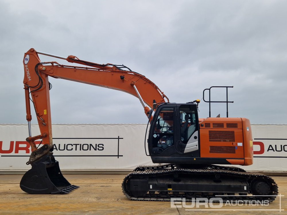 2020 Hitachi ZX225USRLC-6 - Crawler excavator: picture 2 2020 Hitachi ZX225USRLC-6 - Crawler excavator: picture 2