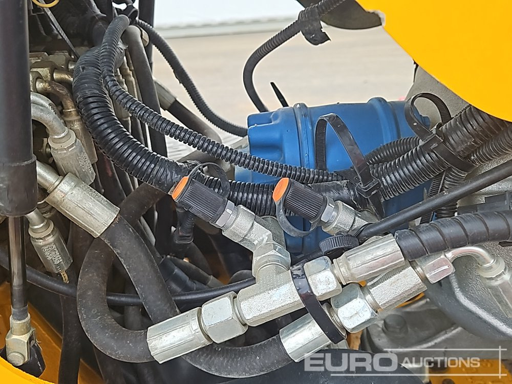 Mini excavator 2020 JCB 8008CTS: picture 34