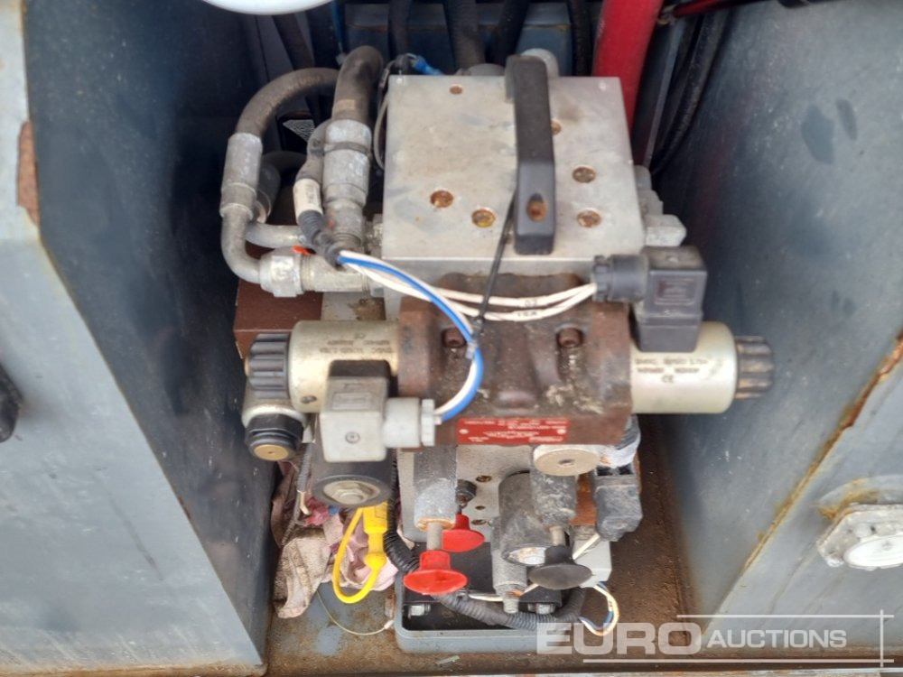 Aerial platform 2020 SkyJack SJ6832RT: picture 14