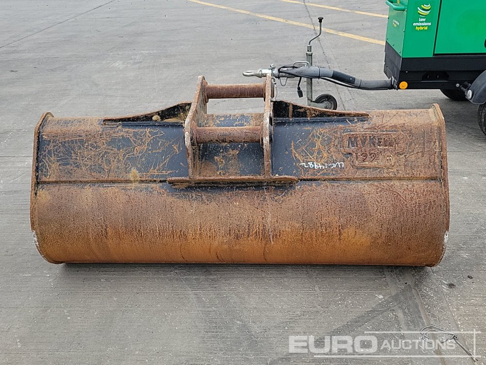 2023 Hill 70" Ditching Bucket 65mm Pin to suit 13 Ton Excavator - Bucket: picture 4 2023 Hill 70" Ditching Bucket 65mm Pin to suit 13 Ton Excavator - Bucket: picture 4