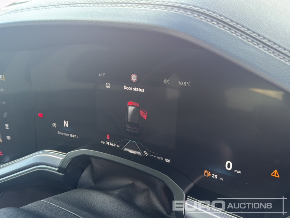 SUV 2023 Volkswagen Touareg V6 TDI: picture 29