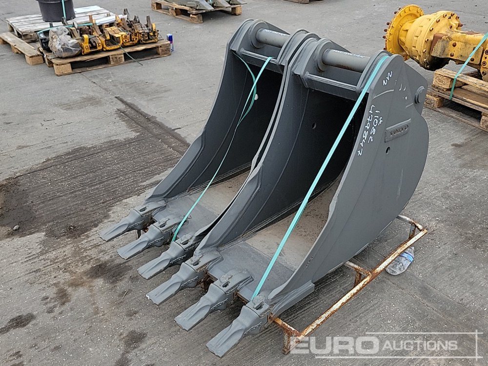2023 Volvo 18", 18" Scoop Bucket 65mm Pin to suit 13 Ton Excavator - Bucket: picture 1 2023 Volvo 18", 18" Scoop Bucket 65mm Pin to suit 13 Ton Excavator - Bucket: picture 1