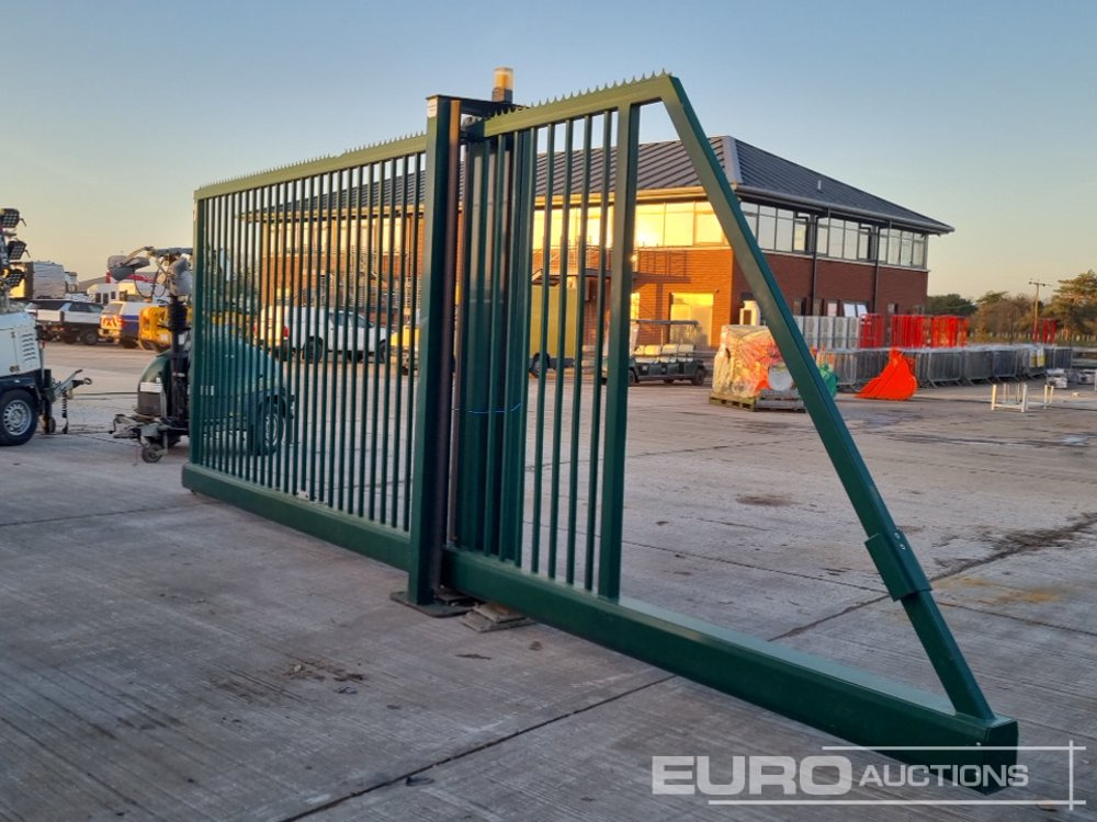 22' Electric Sliding Canterlever Gate - Construction equipment: picture 3 22' Electric Sliding Canterlever Gate - Construction equipment: picture 3