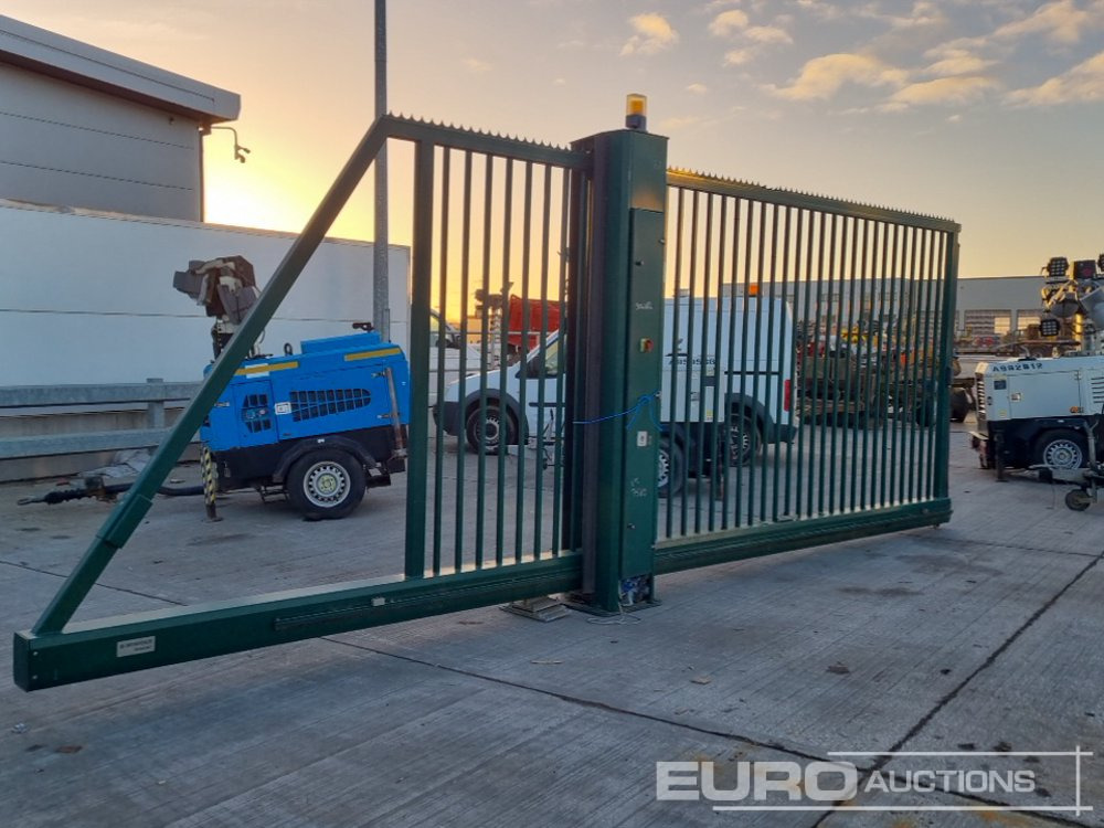 22' Electric Sliding Canterlever Gate - Construction equipment: picture 5 22' Electric Sliding Canterlever Gate - Construction equipment: picture 5