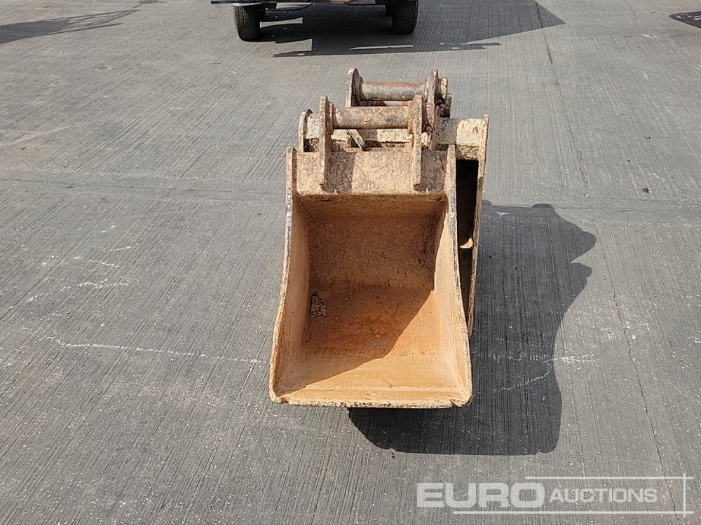 Bucket 24", 18" Digging Bucket 60mm Pin to suit 10 Ton Excavator: picture 8