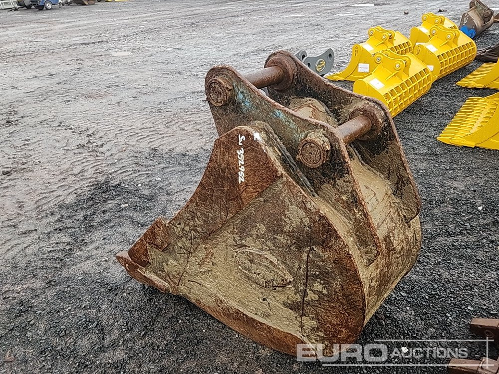 24" Strickland Digging Bucket 65mm Pin to suit 13 Ton Excavator - Bucket: picture 2 24" Strickland Digging Bucket 65mm Pin to suit 13 Ton Excavator - Bucket: picture 2