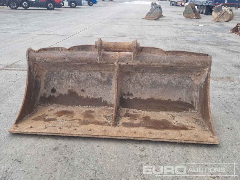 Bucket 84" Ditching Bucket 80mm Pin to suit 20 Ton Excavator: picture 8