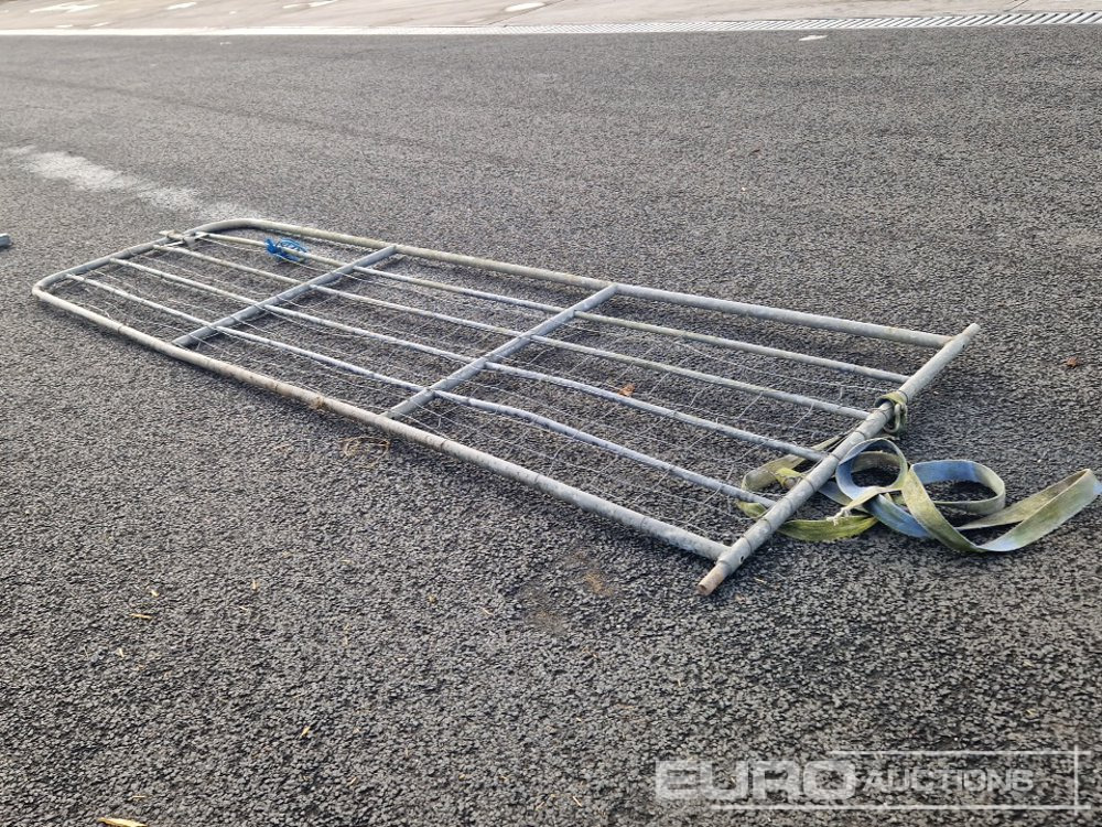 13' Galvanised Gate - Agricultural machinery: picture 2 13' Galvanised Gate - Agricultural machinery: picture 2