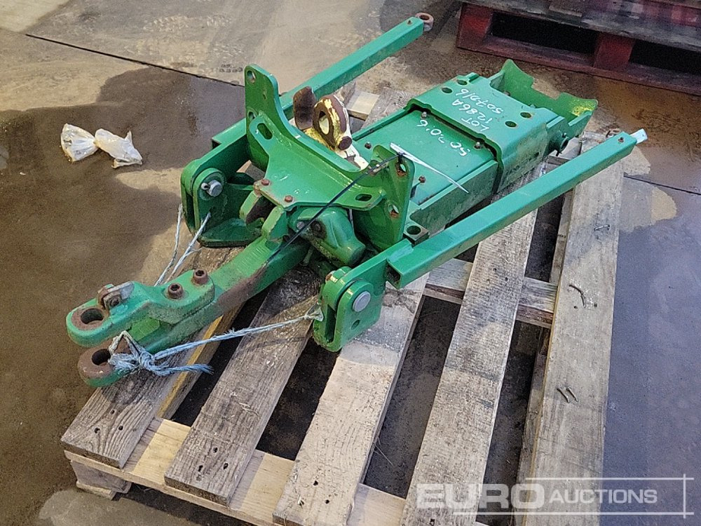 John Deere Pick Up Hitch to suit Tractor - Agricultural machinery: picture 1 John Deere Pick Up Hitch to suit Tractor - Agricultural machinery: picture 1