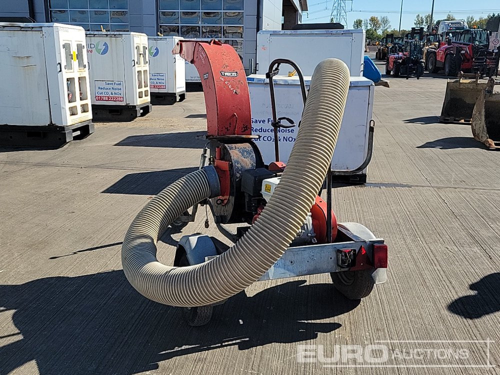 Trilo Petrol Towable Vacuum Loader, Honda Engine - Agricultural machinery: picture 3 Trilo Petrol Towable Vacuum Loader, Honda Engine - Agricultural machinery: picture 3