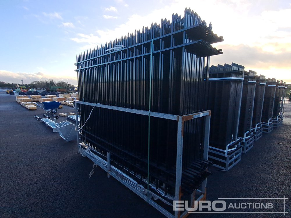 Unused 10' Fencing Panels (20 of) & Posts - Agricultural machinery: picture 4 Unused 10' Fencing Panels (20 of) & Posts - Agricultural machinery: picture 4