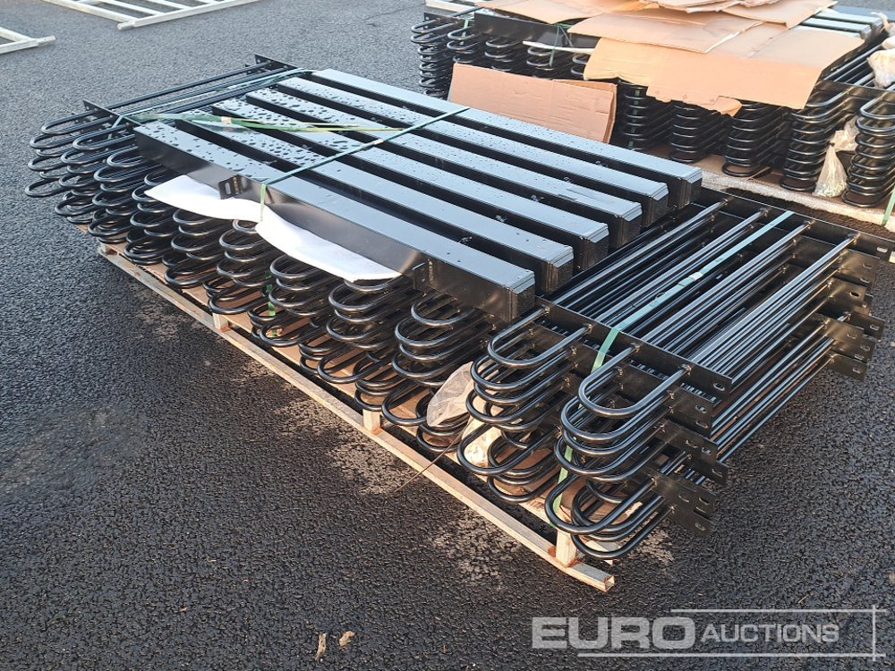 Unused 20m Bow / Round Top Powder Coated Steel Fencing, 10x2m Panels, 11 Posts - Agricultural machinery: picture 4 Unused 20m Bow / Round Top Powder Coated Steel Fencing, 10x2m Panels, 11 Posts - Agricultural machinery: picture 4
