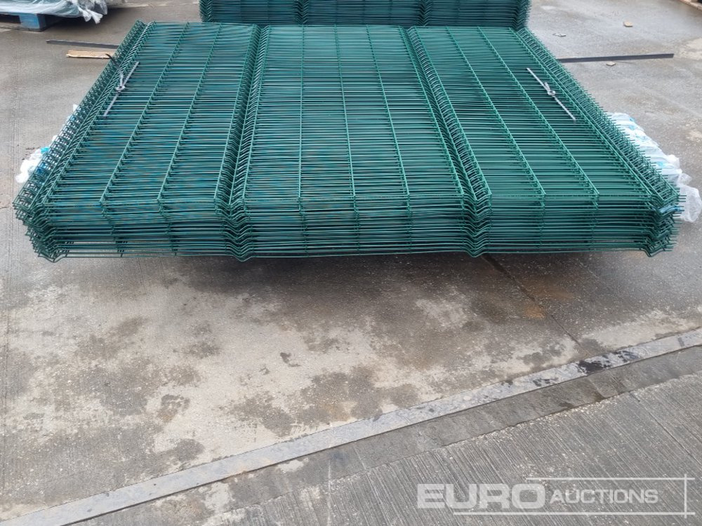 Agricultural machinery Unused Galvanised & Powder Coated Heavy Duty (5mm) Wire Mesh Fencing, 25 x H2.4m x W2.2m Panels, 26 x 60mm x 60mm x3m Posts, with Fittings (Green): picture 13