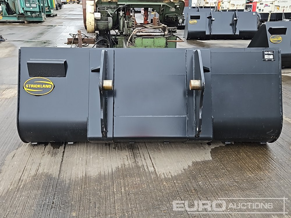 Unused Strickland 90" Loading Bucket to suit Manitou Telehandler - Agricultural machinery: picture 4 Unused Strickland 90" Loading Bucket to suit Manitou Telehandler - Agricultural machinery: picture 4